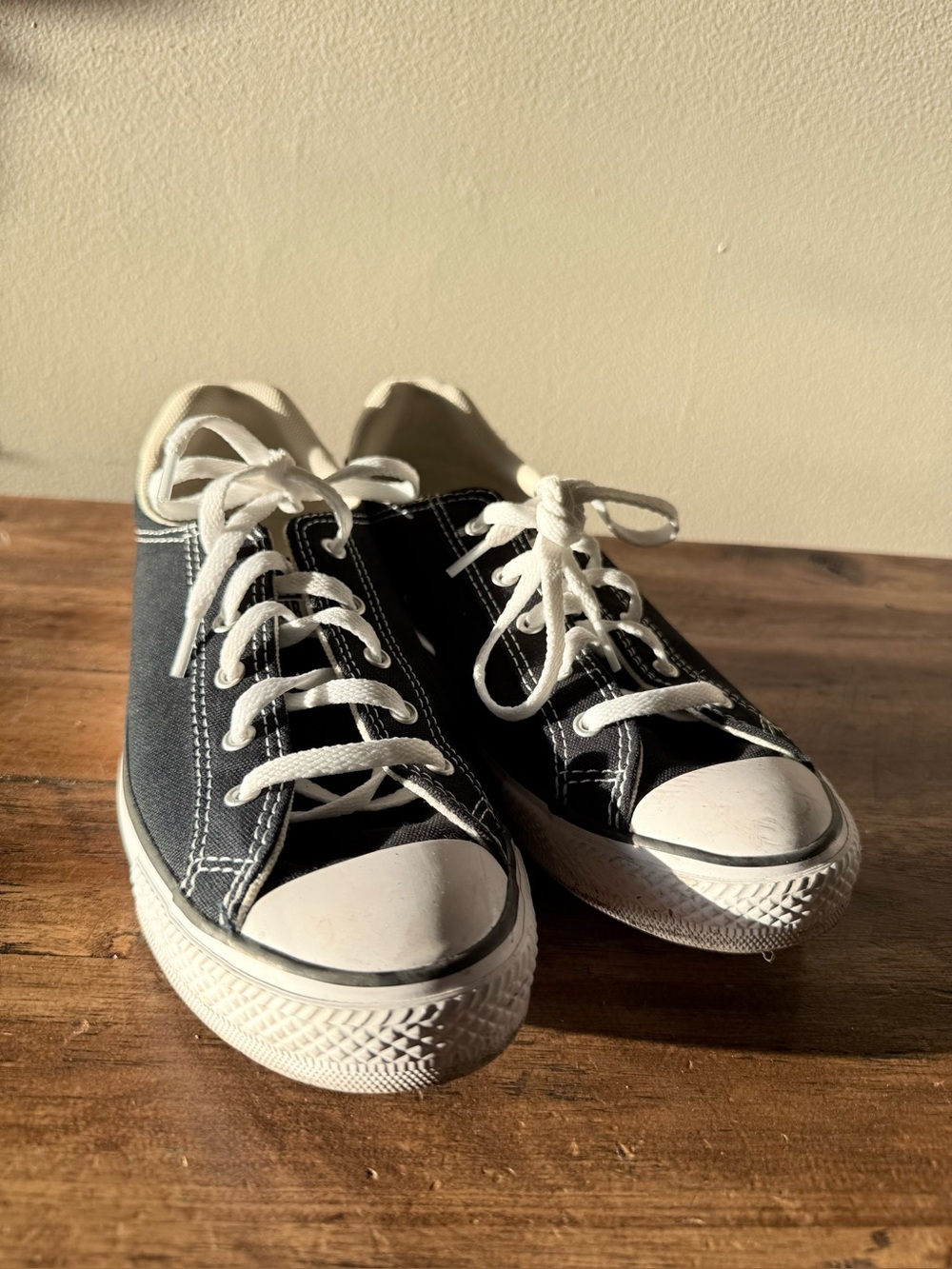 Ladies Converse